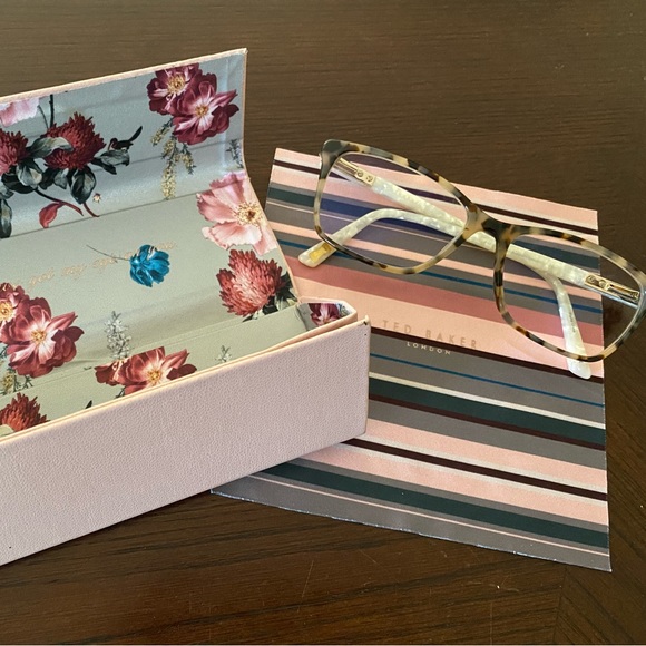 Ted Baker London. Tortoise shell frames, mother of pearl arms - Picture 2 of 9